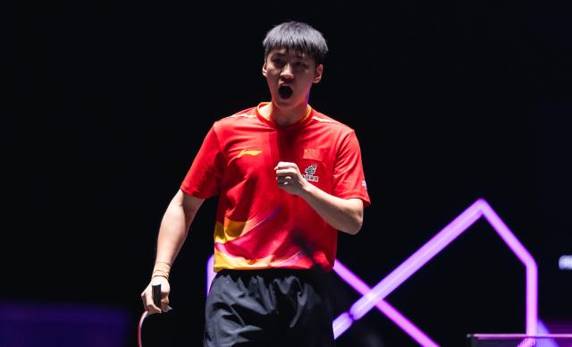 1757599189275091151.png 澳门冠军赛薛飞爆冷击败张本智和 王艺迪再输外敌