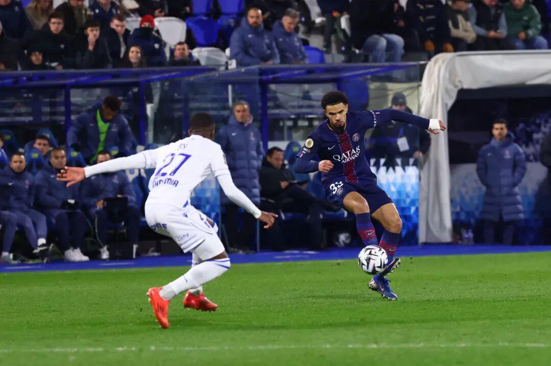 英雄联盟赛事官网-巴尔科拉制胜,PSG客场击败欧塞尔